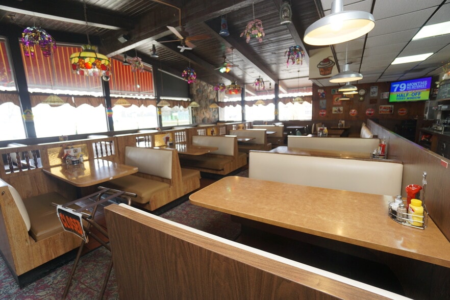 More Photos Of 32711 Michigan Ave, Wayne Restaurant For Sale