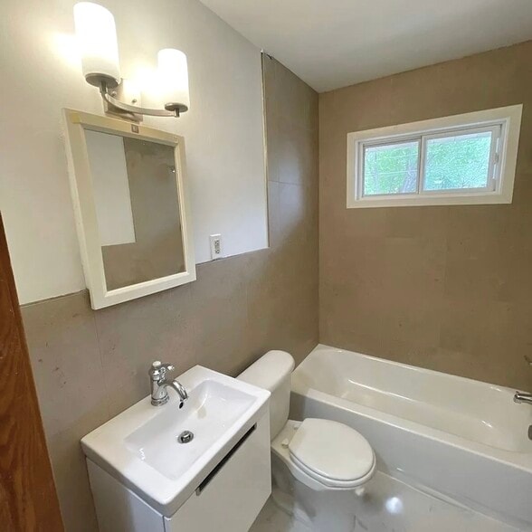 More Photos Of 616 Ivy Ave E, Saint Paul Apartments For Sale