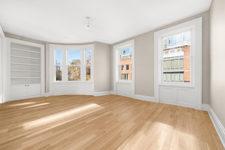 More Photos Of 402 W 20th St, New York Apartments For Sale