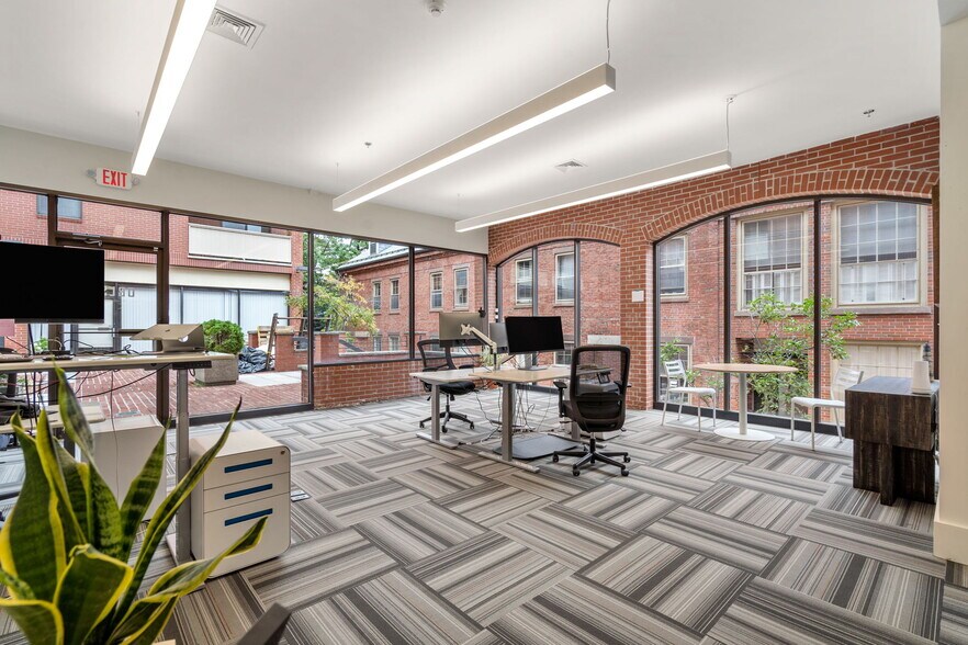 515 Derby Sq, Salem, MA 01970 Office For Lease