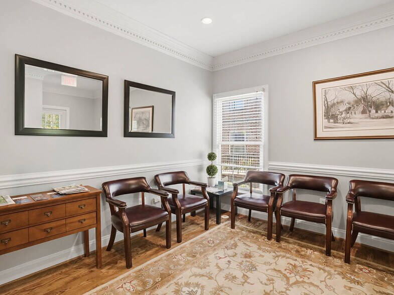 More Photos Of 1662 Village Green, Crofton Office For Sale