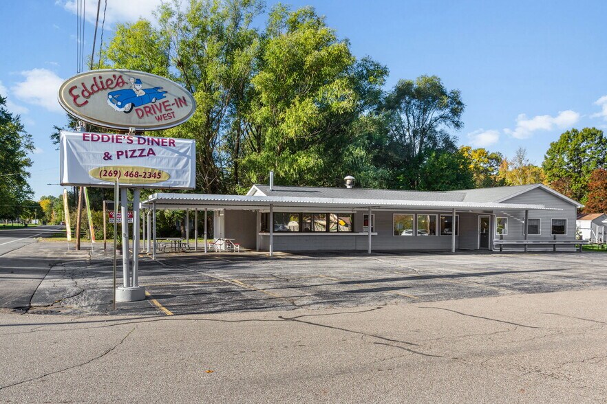 More Photos Of 5036 Paw Paw Lake Rd, Coloma Restaurant For Sale