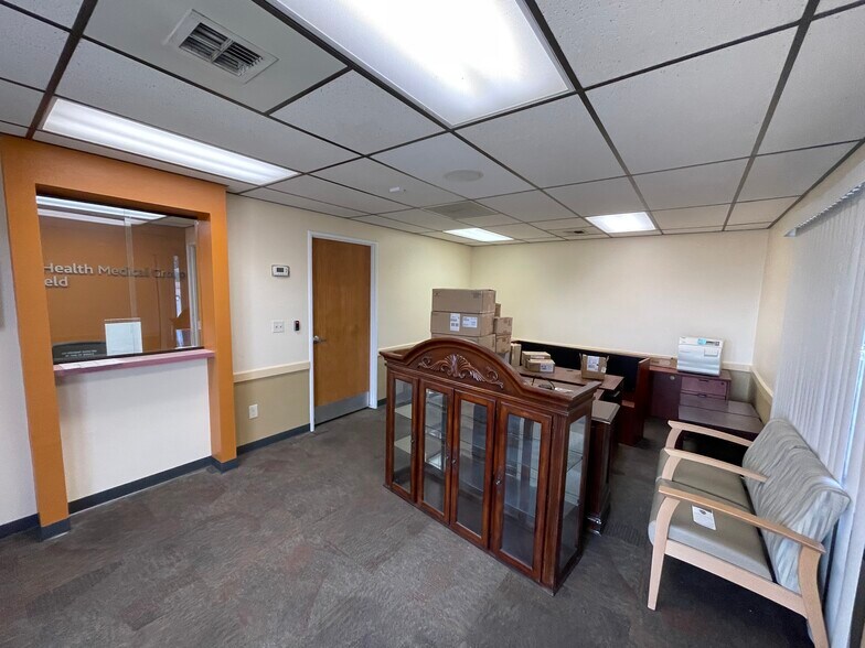 More Photos Of 3807 Union Ave, Bakersfield Medical For Lease
