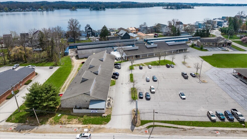 More Photos Of 4675 Walnut St, Buckeye Lake Freestanding For Lease
