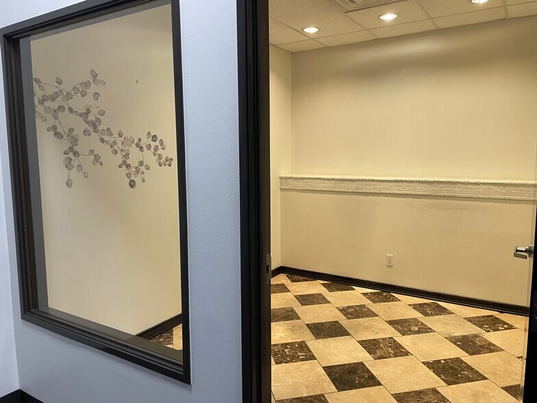 More Photos Of 3841 Ranch Road 620 S, Austin Showroom For Lease