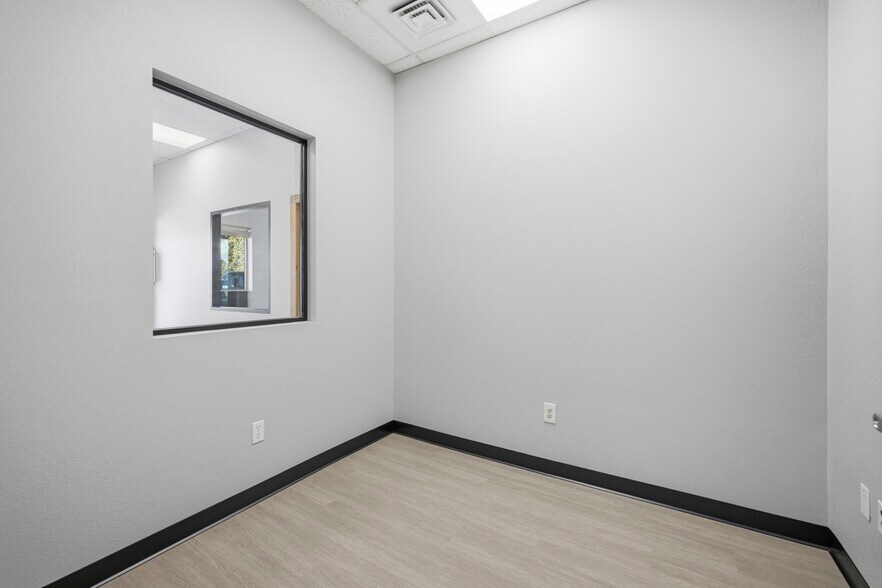 More Photos Of 449-477 Denver Ave, Loveland Light Distribution For Lease