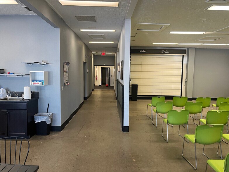 More Photos Of 10534 NE Sandy Blvd, Portland Storefront Retail Office For Lease