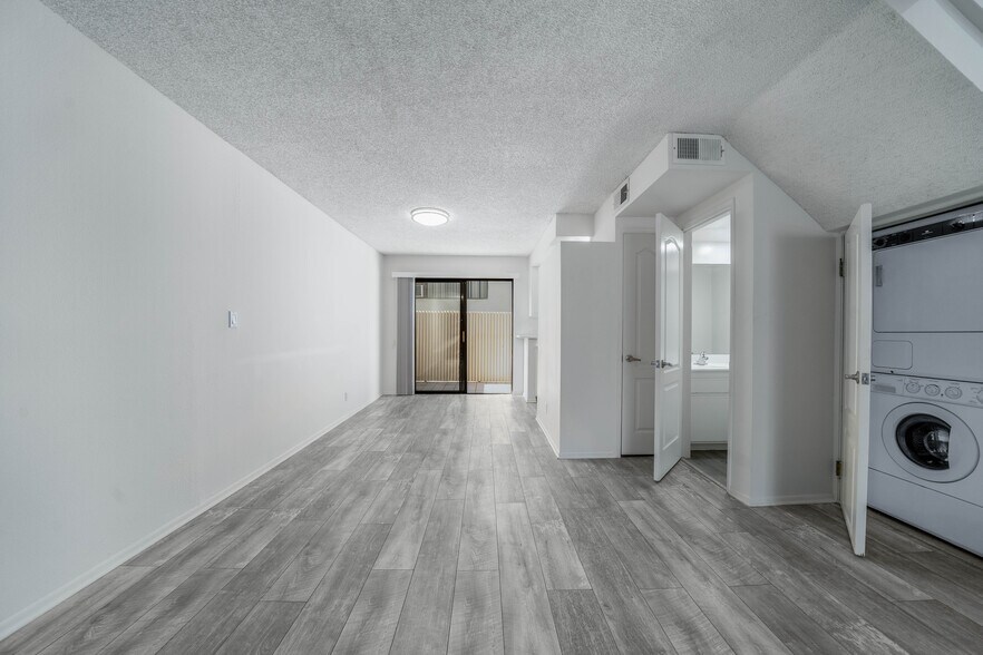 More Photos Of 638 E Tujunga Ave, Burbank Apartments For Sale