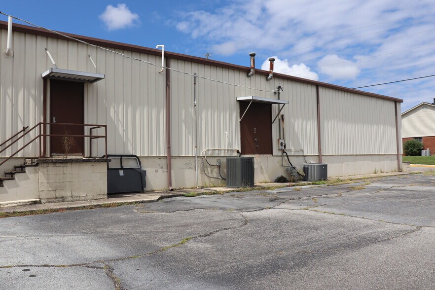 More Photos Of 400 Chestnut St NW, Hartselle Office For Sale