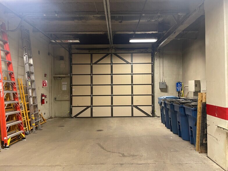 More Photos Of 100 N Queen St, Lancaster Office For Sale