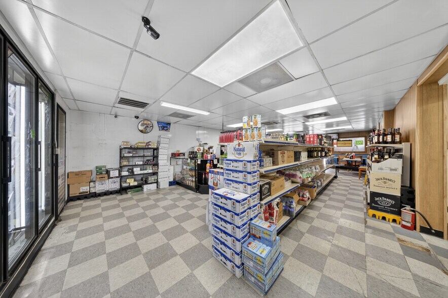 More Photos Of 105 Whiteleysburg Rd, Greensboro Convenience Store For Sale