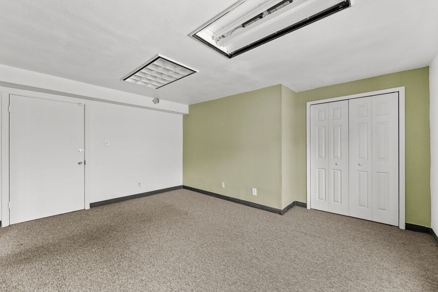 More Photos Of 2741 Franklin Blvd, Sacramento Storefront Retail Office For Sale