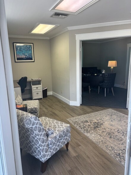 More Photos Of 5233 San Jose Blvd, Jacksonville Office Residential For Lease