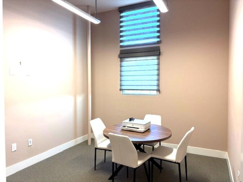 More Photos Of 21634 Redwood Rd, Castro Valley Showroom For Lease