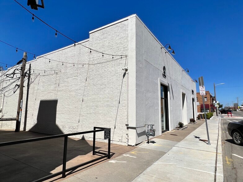 More Photos Of 1343-1345 E 15th St, Tulsa Unknown For Lease