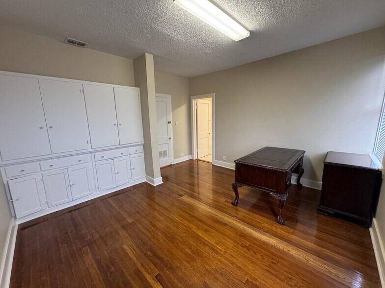 More Photos Of 436 S Fannin Ave, Tyler Office Residential For Sale