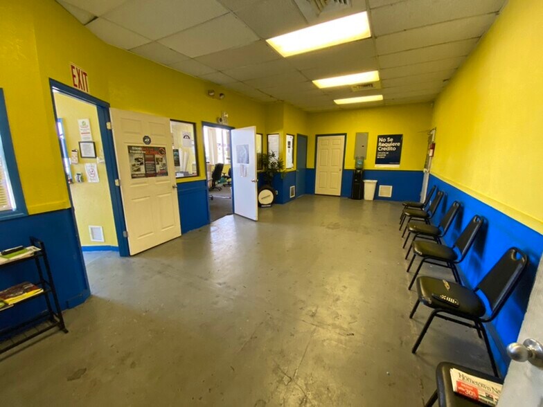 More Photos Of 919 N US Highway 1, Fort Pierce Auto Repair For Lease