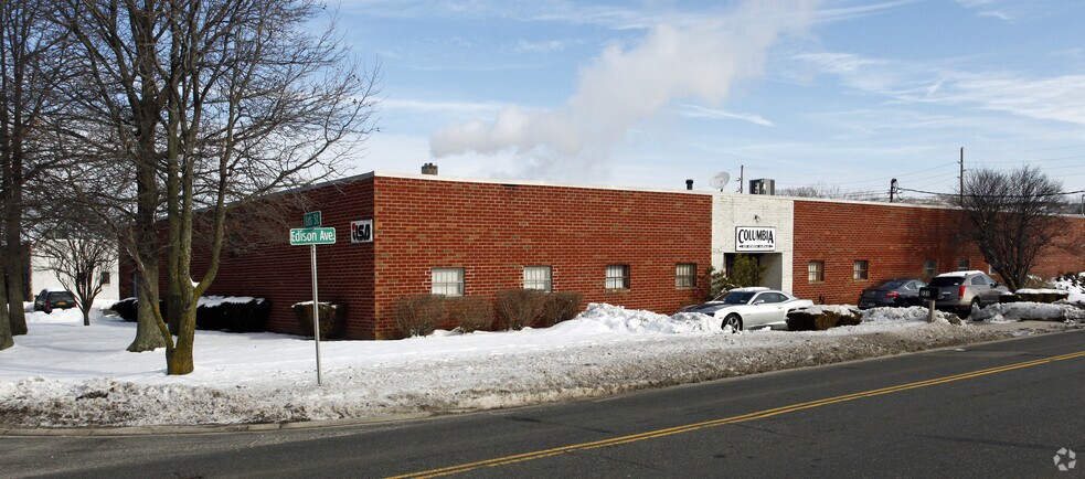 More Photos Of 231 Edison Ave, West Babylon Manufacturing For Lease