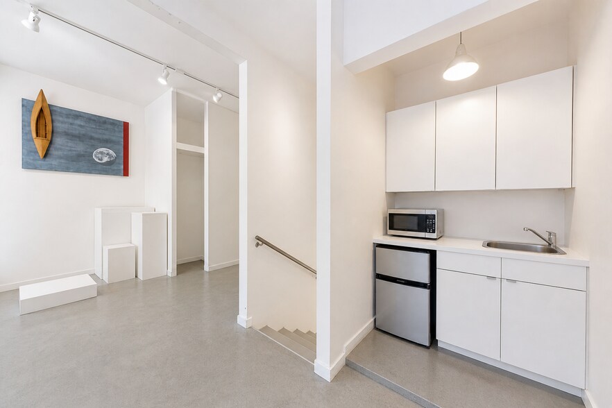 More Photos Of 108 Throckmorton Ave, Mill Valley Storefront For Lease