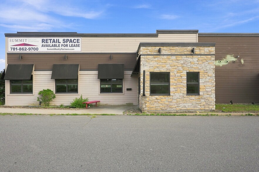 More Photos Of 726 W Center St, West Bridgewater Restaurant For Lease