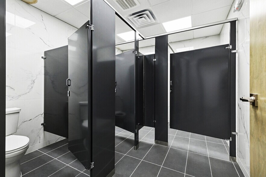 More Photos Of 8411 Parc Pl, Chalmette Office For Sale