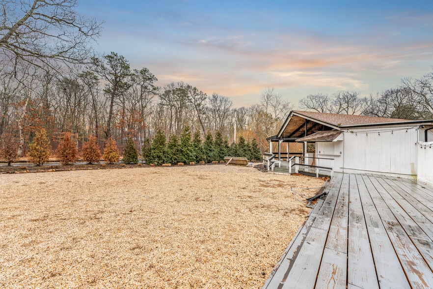 More Photos Of 412 Montauk Hwy, East Quogue Freestanding For Sale