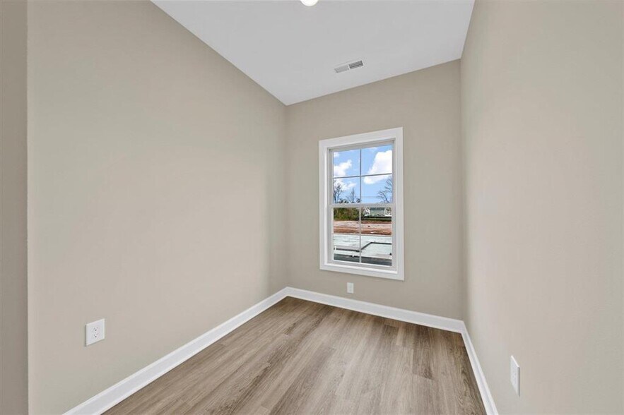More Photos Of 721 Plano Rd, Bowling Green Apartments For Sale