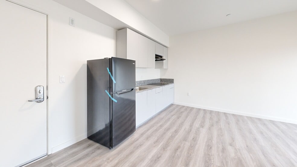 More Photos Of 300 W 60th St, Los Angeles Apartments For Sale