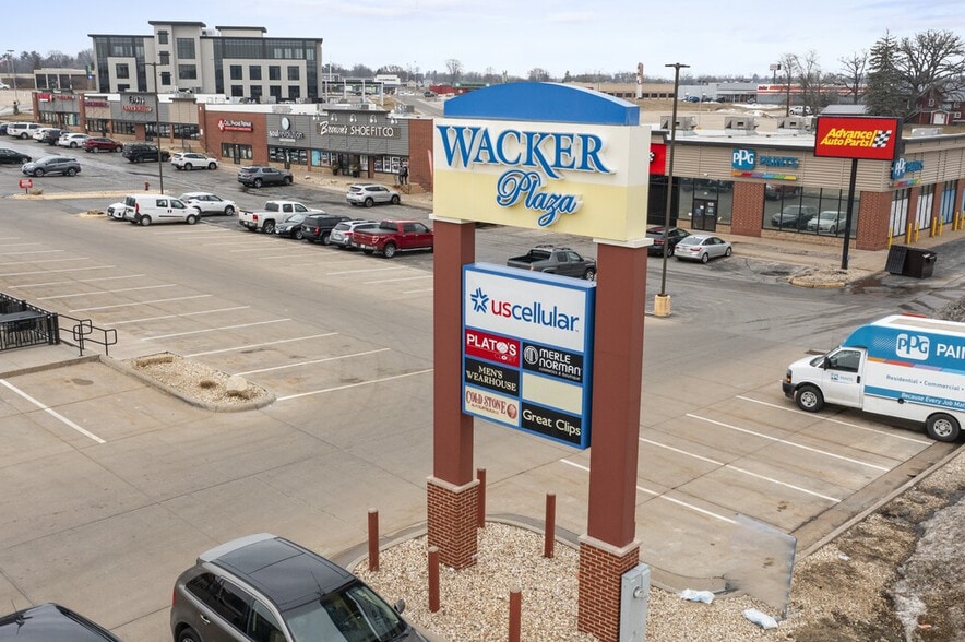 More Photos Of 806 Wacker Dr, Dubuque Restaurant For Lease