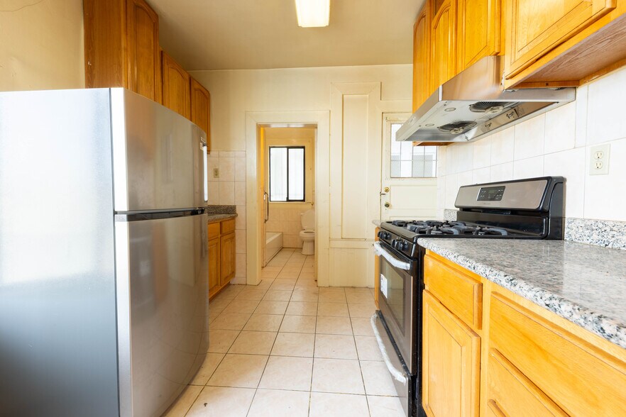 More Photos Of 39 John St, San Francisco Apartments For Sale