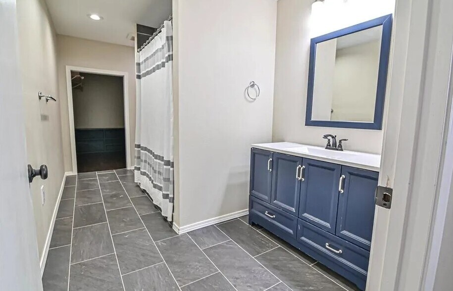 More Photos Of 9504 W County Road 60, Midland Warehouse For Sale