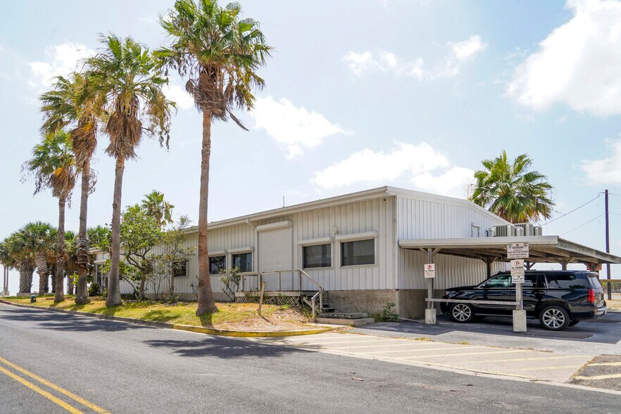 More Photos Of 1525 Shoreline Blvd, Corpus Christi Storefront Retail Office For Lease