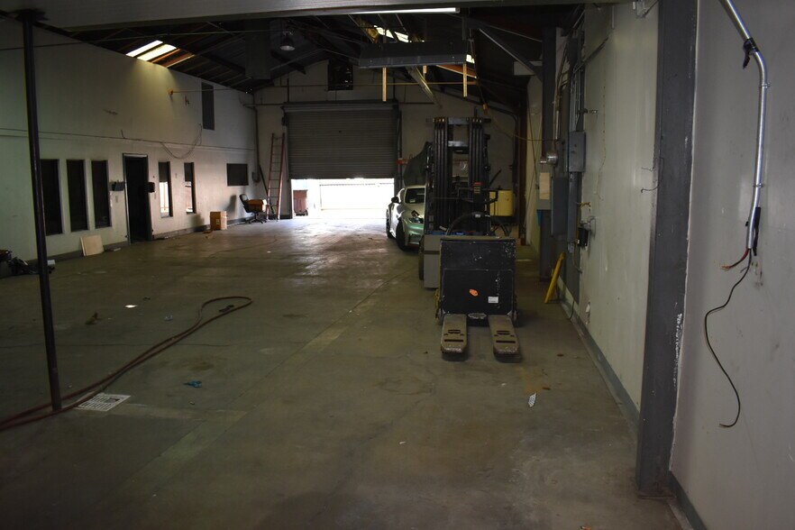 More Photos Of 7822 Salt Lake Ave, Cudahy Warehouse For Sale