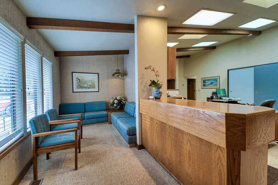 More Photos Of 1408 Live Oak Blvd, Yuba City Office For Sale