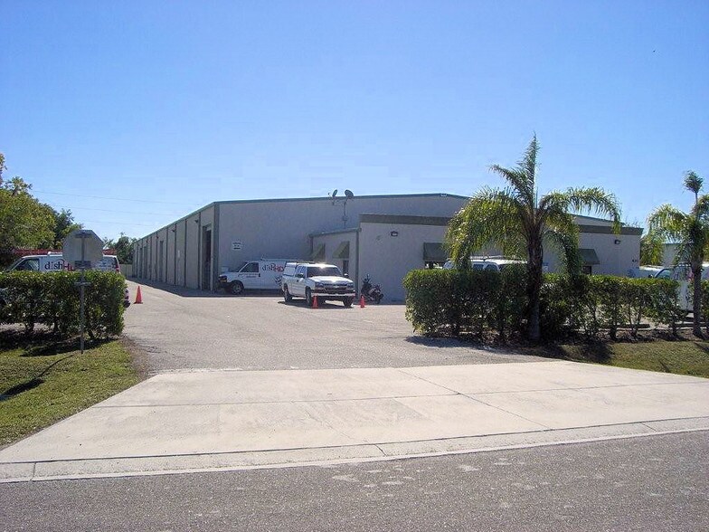 More Photos Of 830 NE 24th Ln, Cape Coral Warehouse For Sale