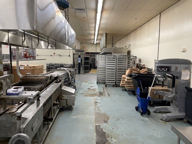More Photos Of 19 Blanchard St, Lawrence Food Processing For Lease