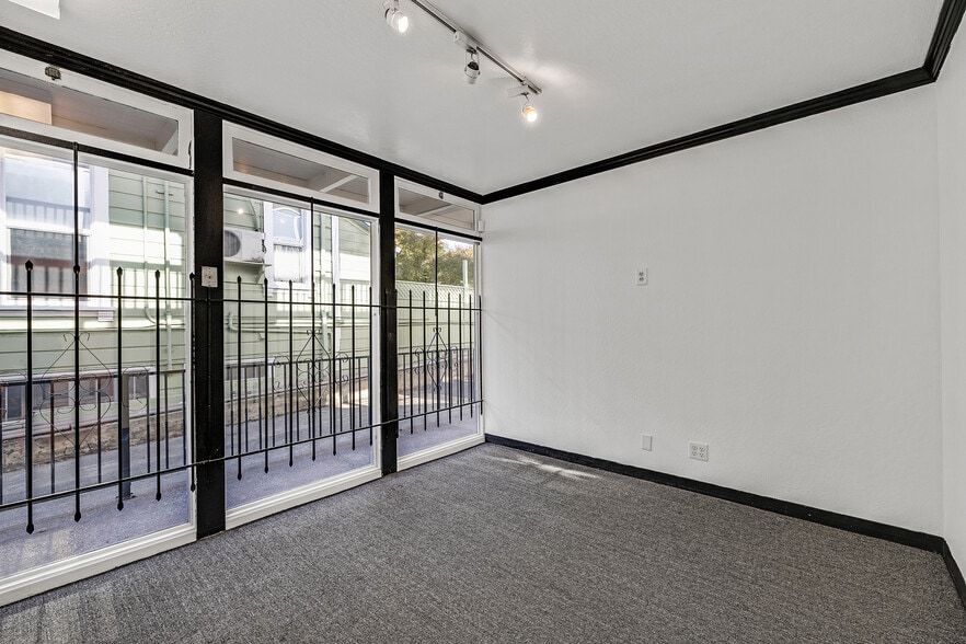 More Photos Of 4319 Piedmont Ave, Oakland Storefront Retail Office For Lease