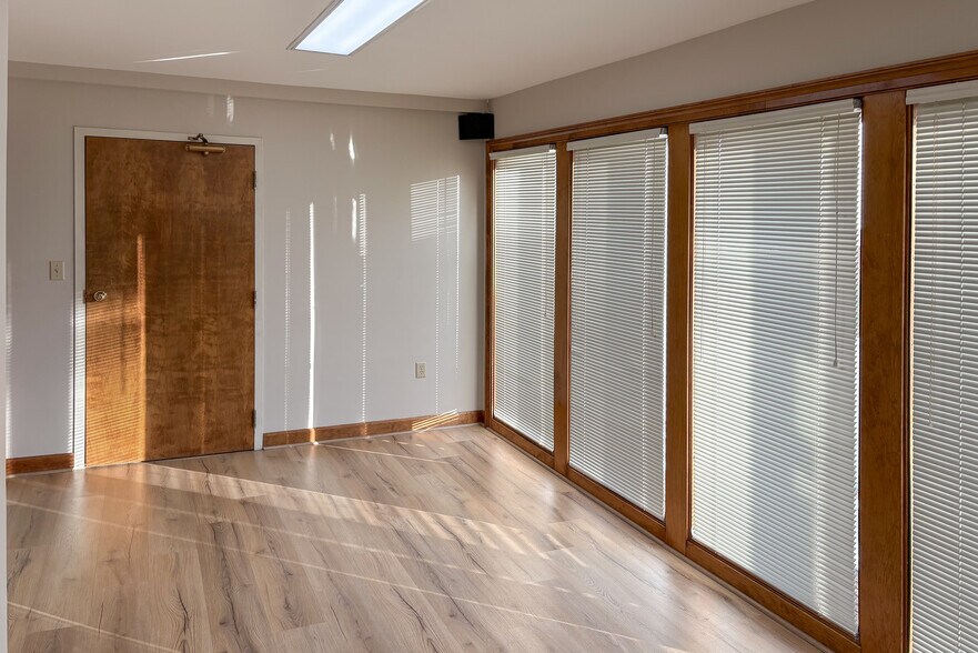 More Photos Of 175 Main St S, Woodbury Medical For Sale