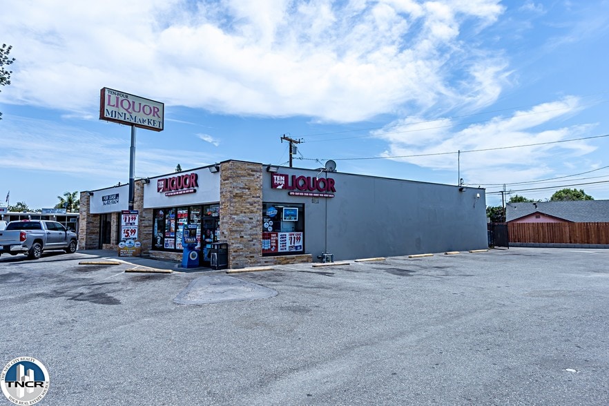 More Photos Of 14016-14020 Lambert Rd, Whittier Storefront For Lease