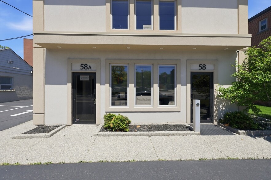 More Photos Of 58 King St W, Hamilton Office For Sale