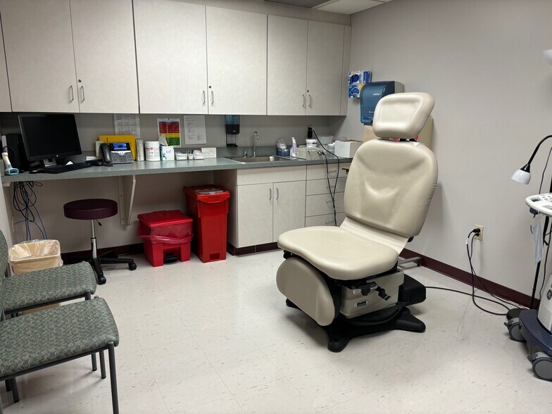 More Photos Of 100 Schuylkill Medical Plz, Pottsville Medical For Sale