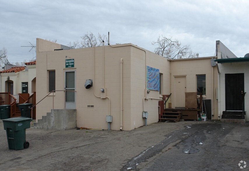 More Photos Of 2165-2167 E Ventura Blvd, Camarillo Storefront For Lease