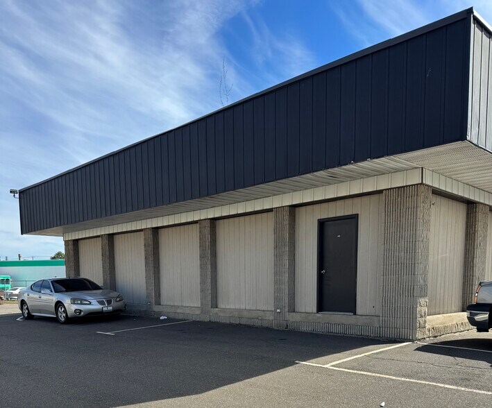 More Photos Of 590 Lordship Blvd, Stratford Warehouse For Sale