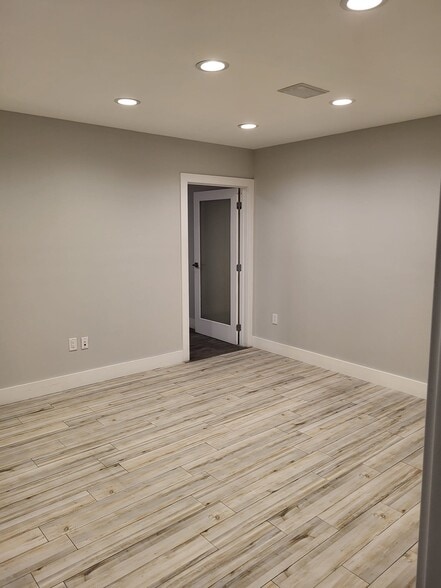 More Photos Of 8238-8270 NW South River Dr, Miami Industrial For Lease