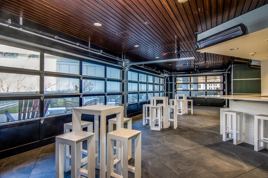 More Photos Of 250 E 200 S, Salt Lake City Office For Lease