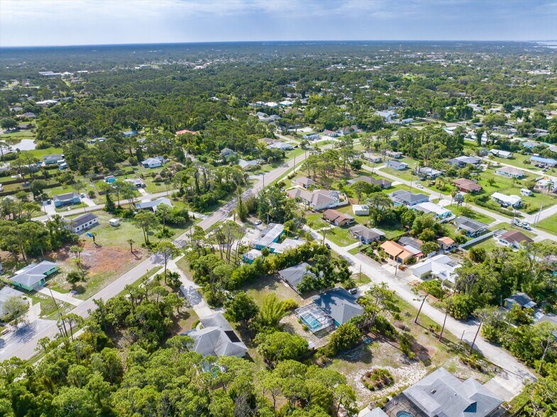 More Photos Of 600 Old Englewood Rd, Englewood Apartments For Sale