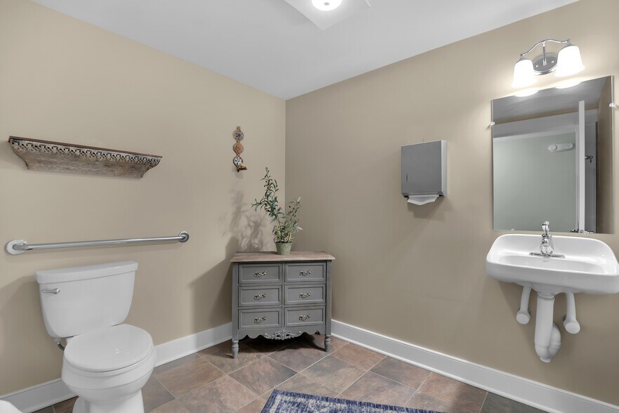 More Photos Of 1585 Rt-146, Rexford Office For Sale