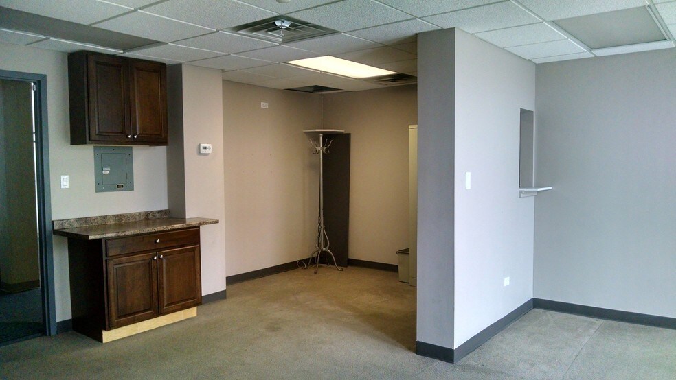 More Photos Of 2715 N Central Ave, Chicago Medical For Sale
