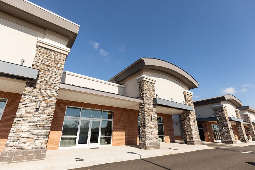 More Photos Of 5052 Old Buncombe Rd, Greenville Storefront Retail Office For Lease