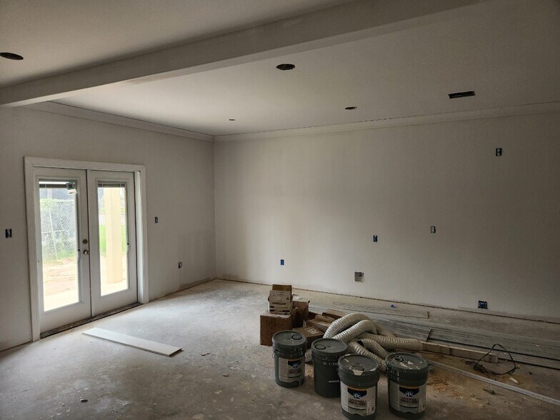 More Photos Of 400 10th Street, Lake Charles Apartments For Sale